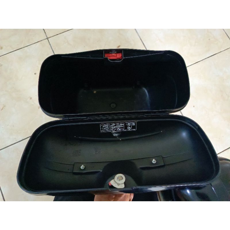 Box Givi E21 + Bracket SB2000