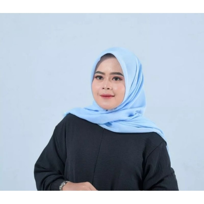 Bella Square Hijab Segi Empat Premium Warna Kumplit Premium Baby Blue