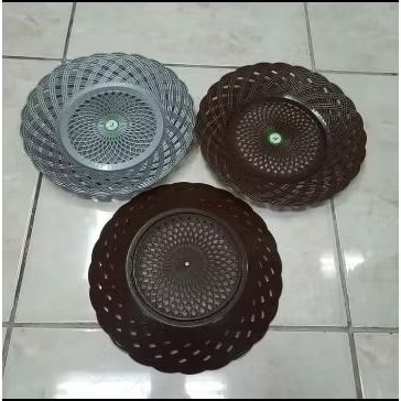 Piring Anyam Plastik 24 cm / Piring Anyaman Plastik