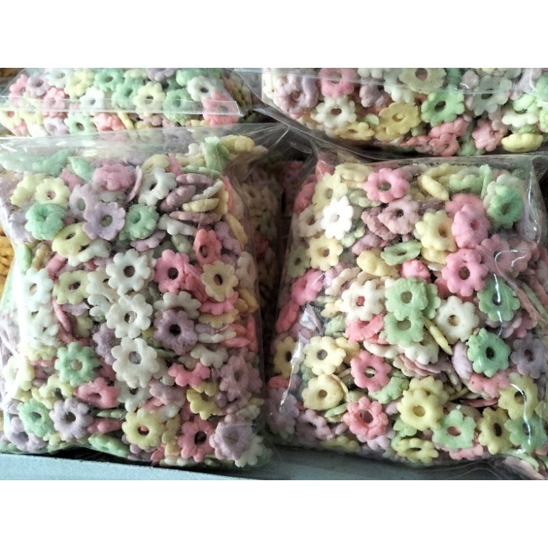 

Snack ajisan ribut sakura warna-warni