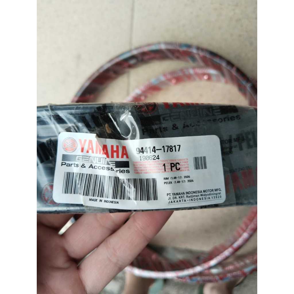 LINGKAR VELG 140X17 HITAM ORIGINAL YAMAHA
