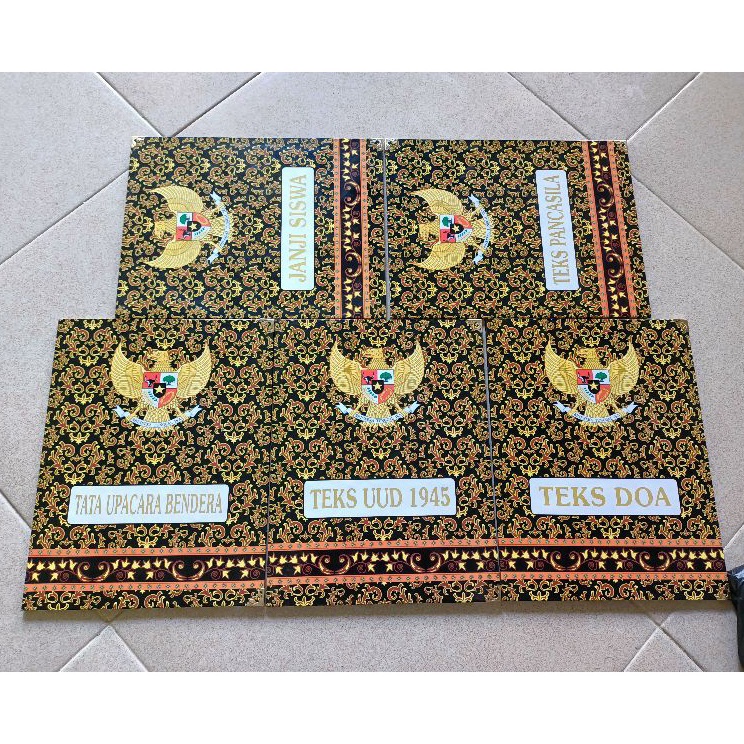 

Super Irit Map Slempang Petugas Upacara Batik Murah 1 set isi 5 map 1 slempang lengkap