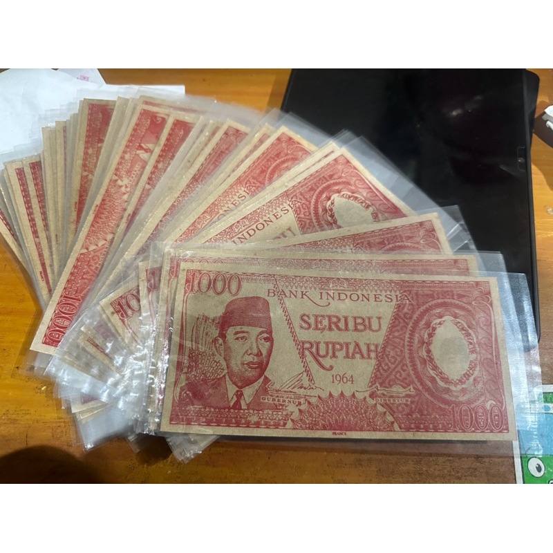 UANG KUNO SOEKARNO 1000 RUPIAH 1964 LANGKA