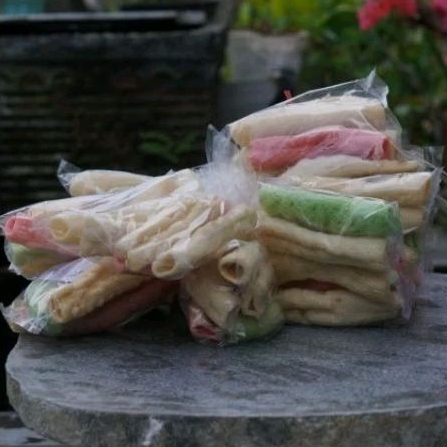 

krupuk plompong matang/krupuk brombong kemasan hemat dapat 11 pcs