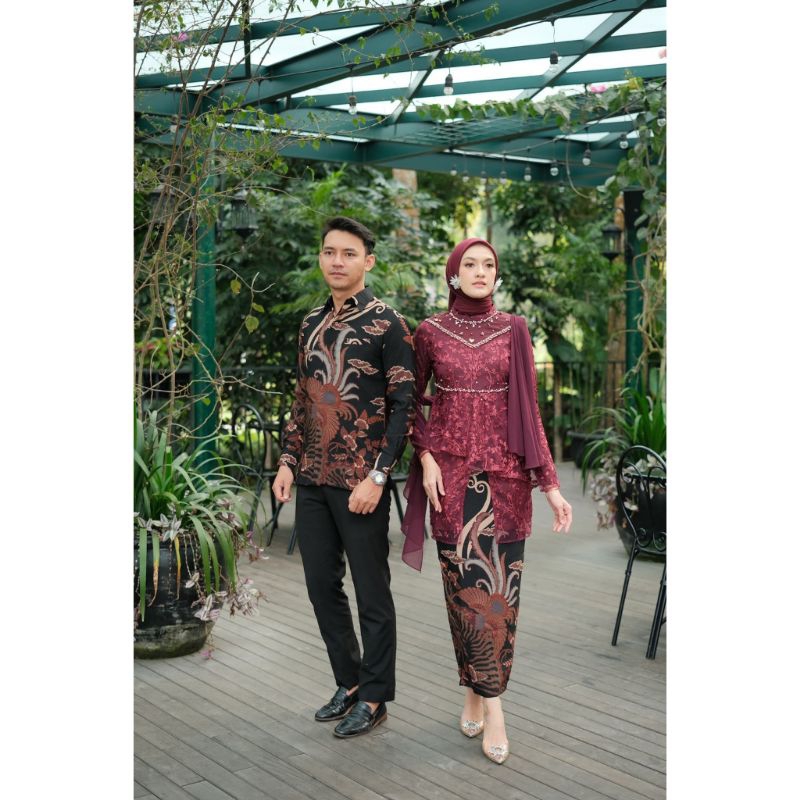 set couple kebaya kaluna modern warna Maroon & Kemeja batik. kebaya Wisuda tunangan Lamaran kondanga