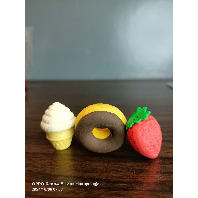 

penghapus isi 3 buah bentuk donat ice cream strawberry eraser