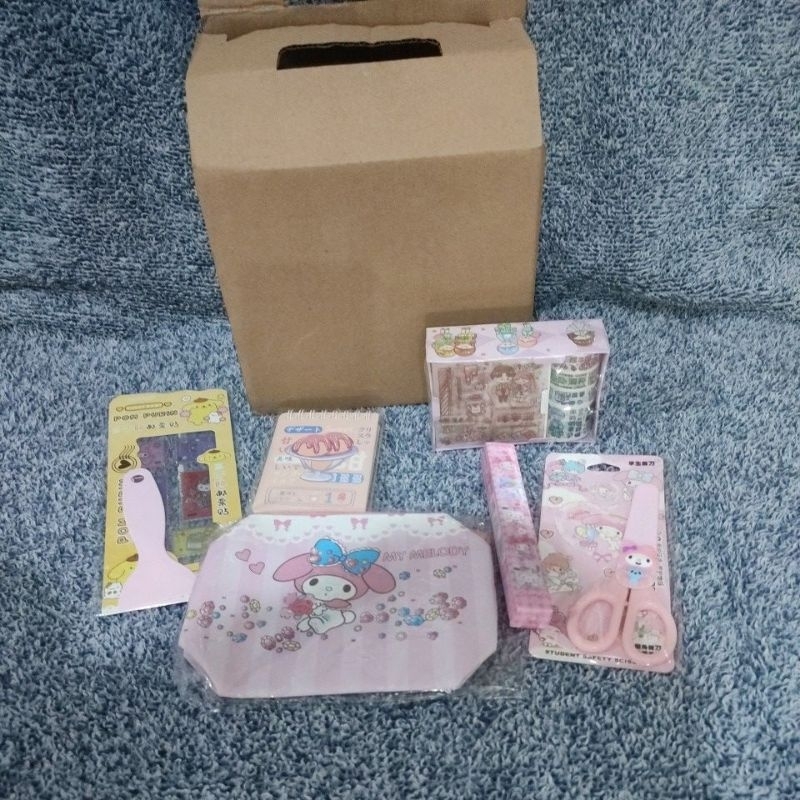 

BLIND BOX ALAT TULIS PENA BUKU ATK MOTIF SANRIO - RANDOM