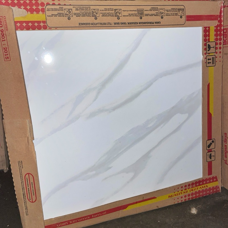 KERAMIK 50x50 IKAD carara