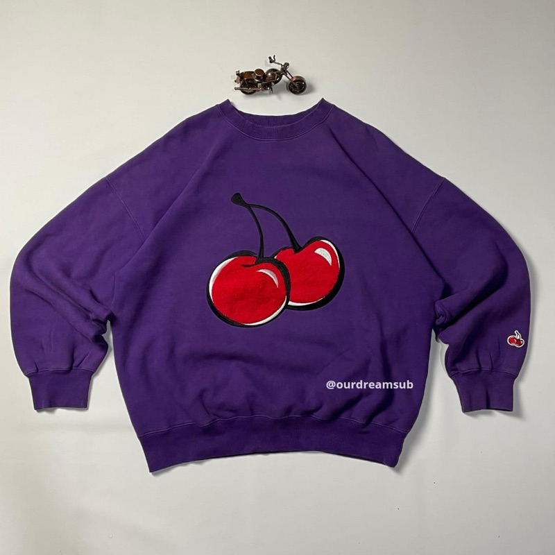 crewneck kirsh cherry