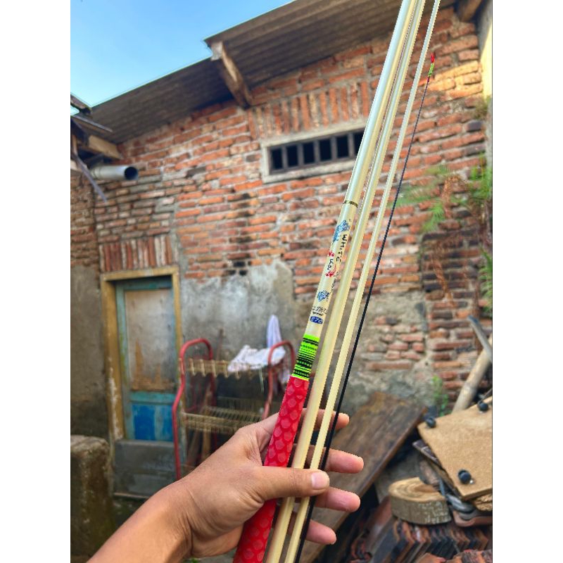TEGEK WHITE KOI INT'L LAWAS UKURAN 270 CM