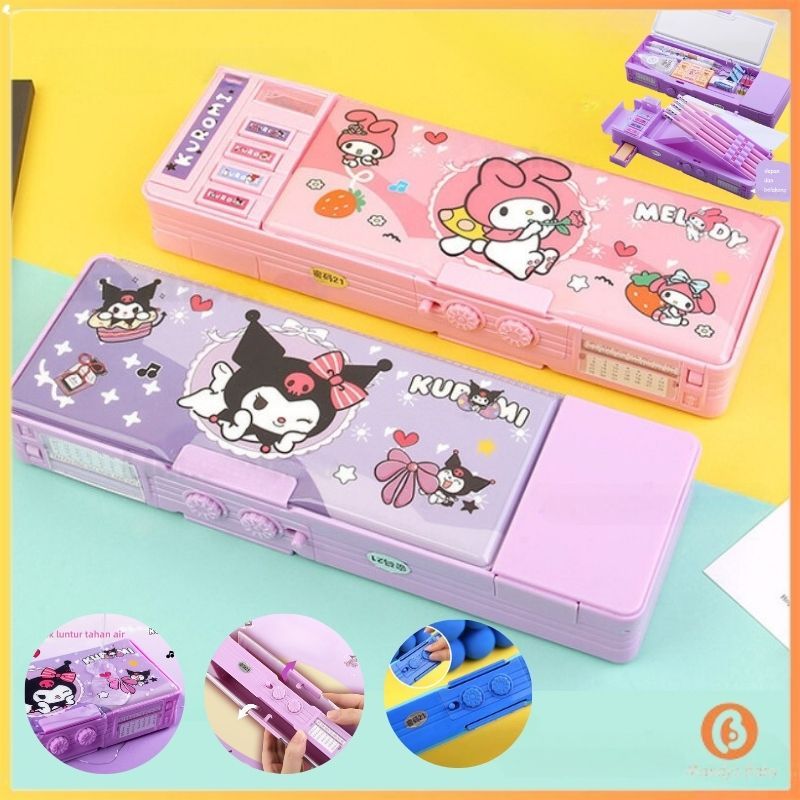 

【Penjual Lokal】kuromi Kotak Alat Tulis Multifungsi Kunci Kode Perempuan Pensil Sanrio Dua Sisi Bernilai Tinggi Kapasitas Besar