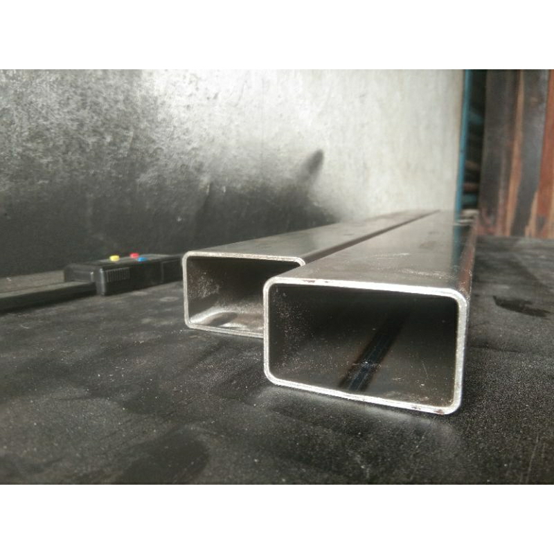 Pipa Besi Kotak 50 mm x 30 mm Panjang 59 cm
