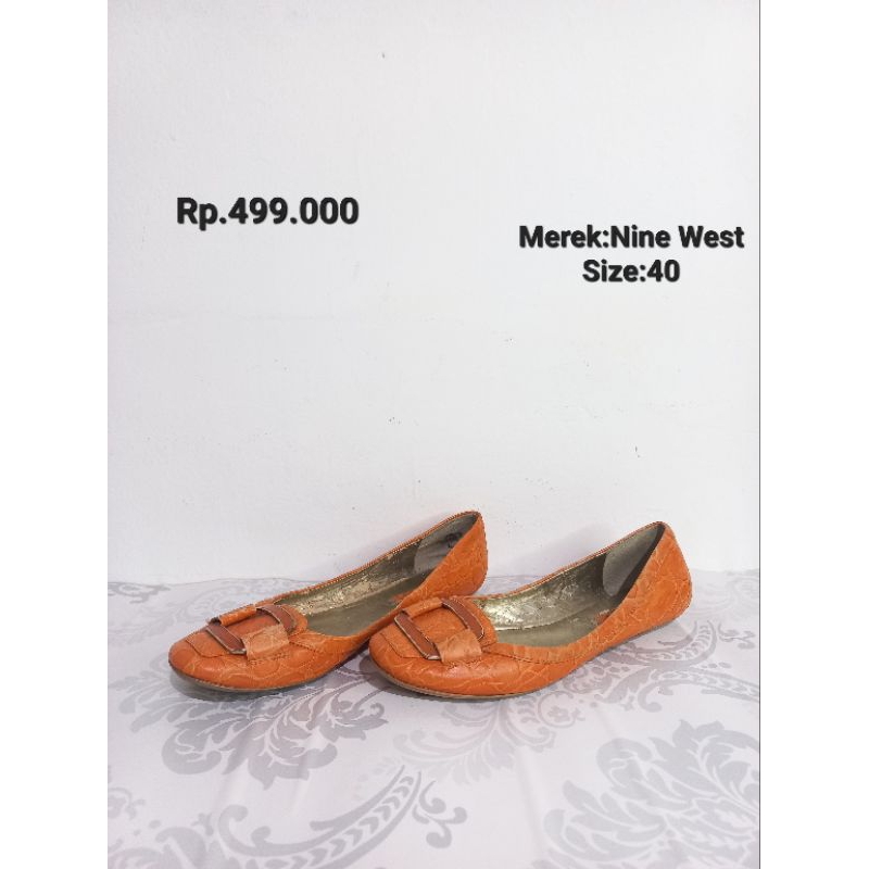 Preloved Sepatu Sandal/Sepatu Flat Shoes Wanita Dewasa