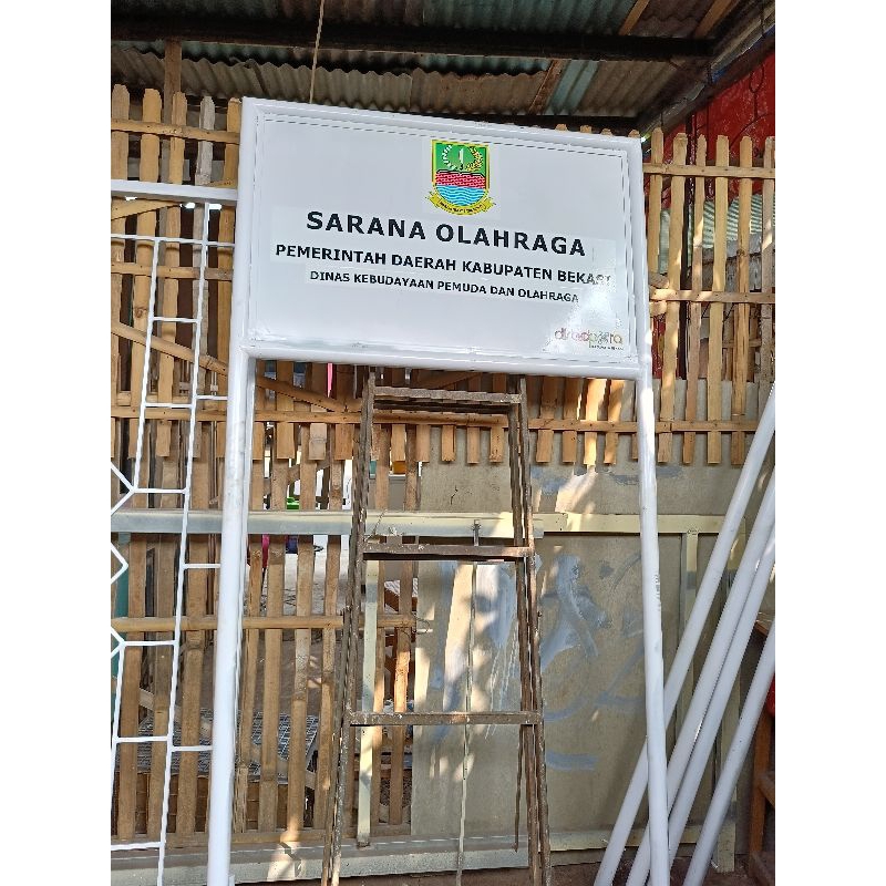 

Plank Nama Ukuran Sedang Untuk Sekolahan Dan perkantoran