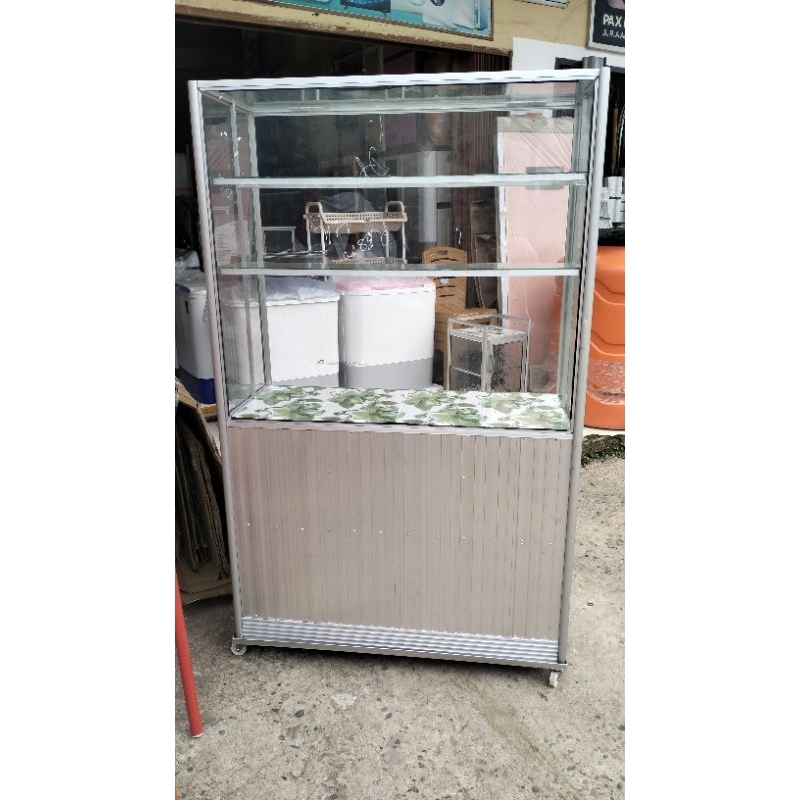 Lemari kaca untuk dagang makanan