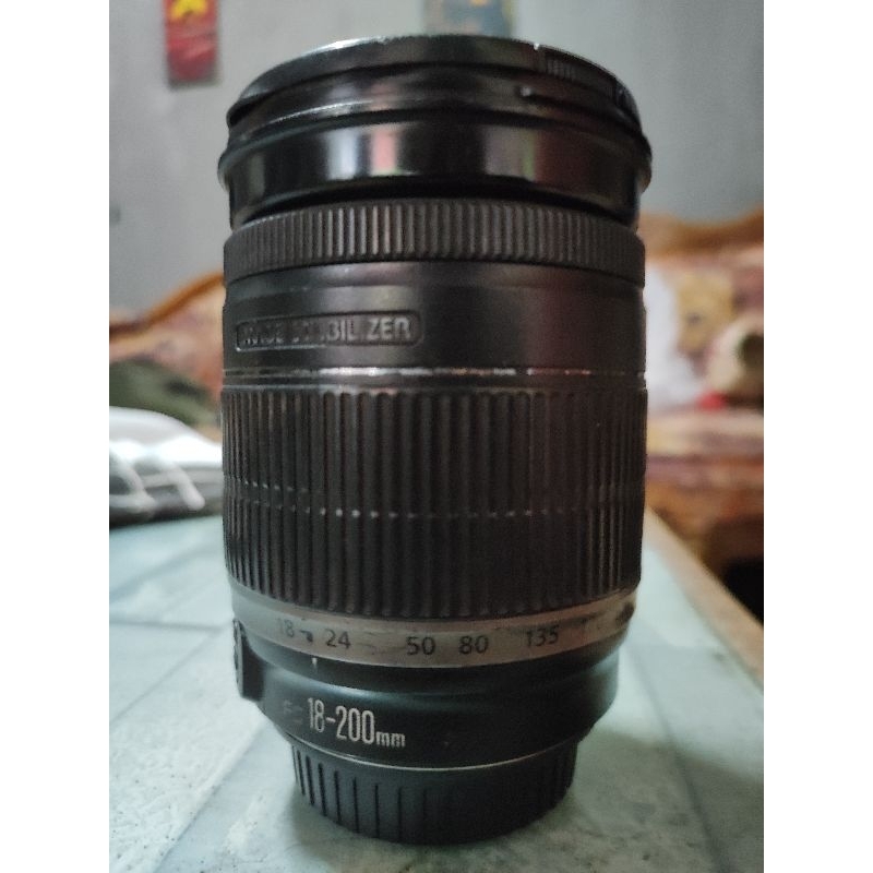 lensa Canon 18-200mm