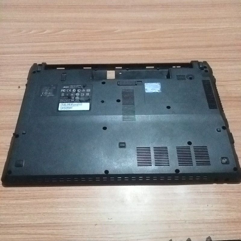 kesing cesing bawah laptop Acer 4349 bagian motherboard