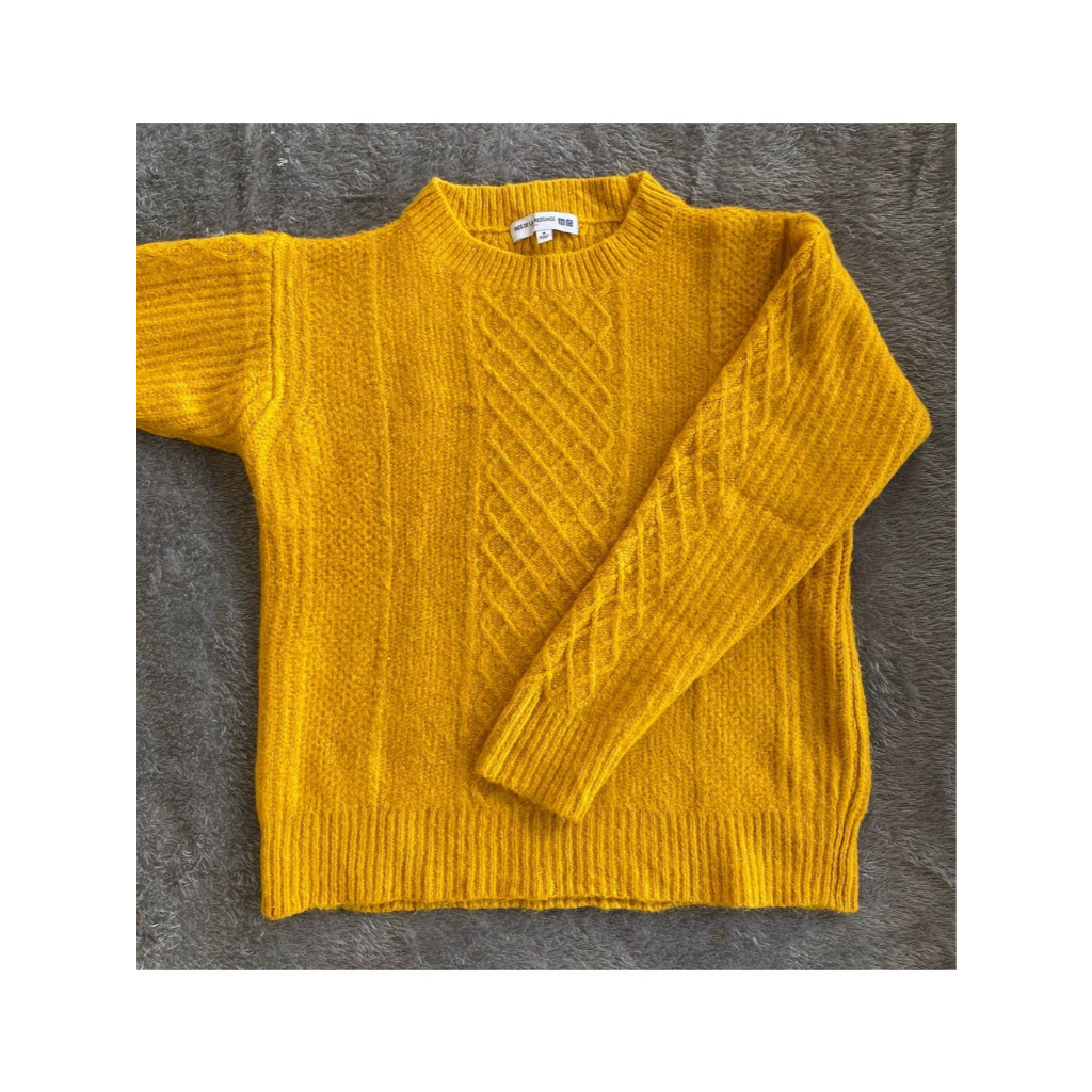 SWEATER RAJUT UNIQLO