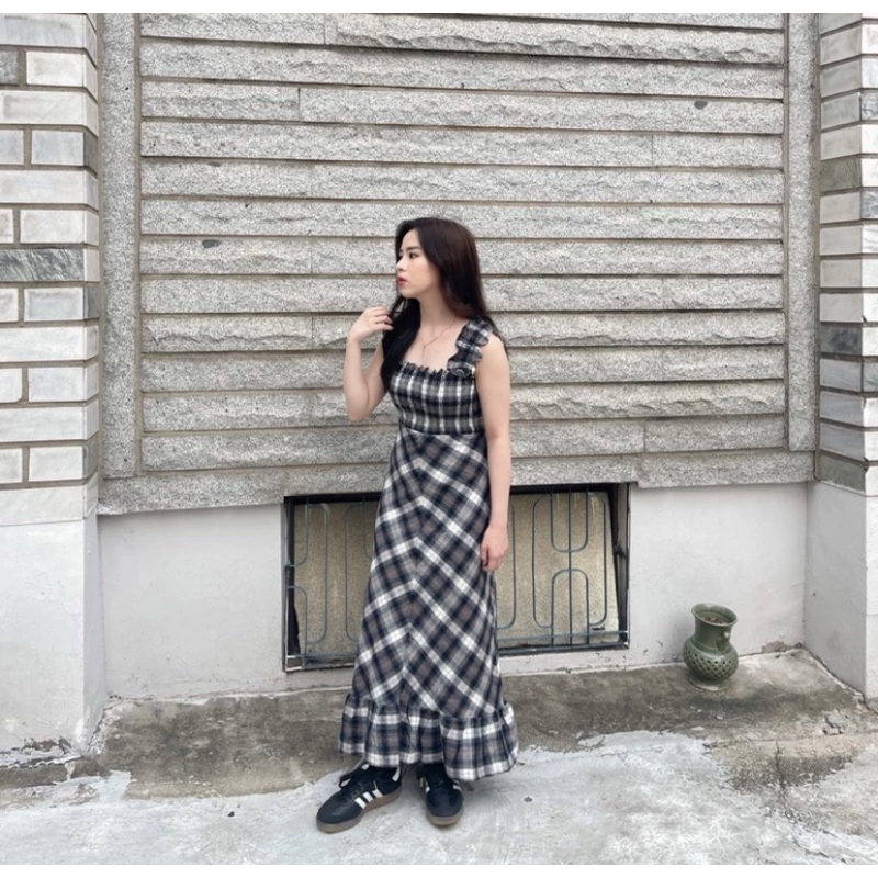 Ninette Jendeuk plaid dress black and white preloved