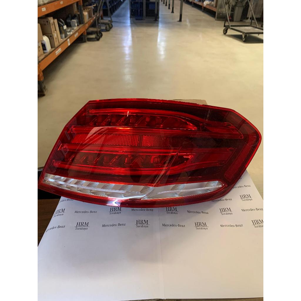 Mercedes Benz Rear Lamp / Stop Lamp A212 906 88 02 W212 Right