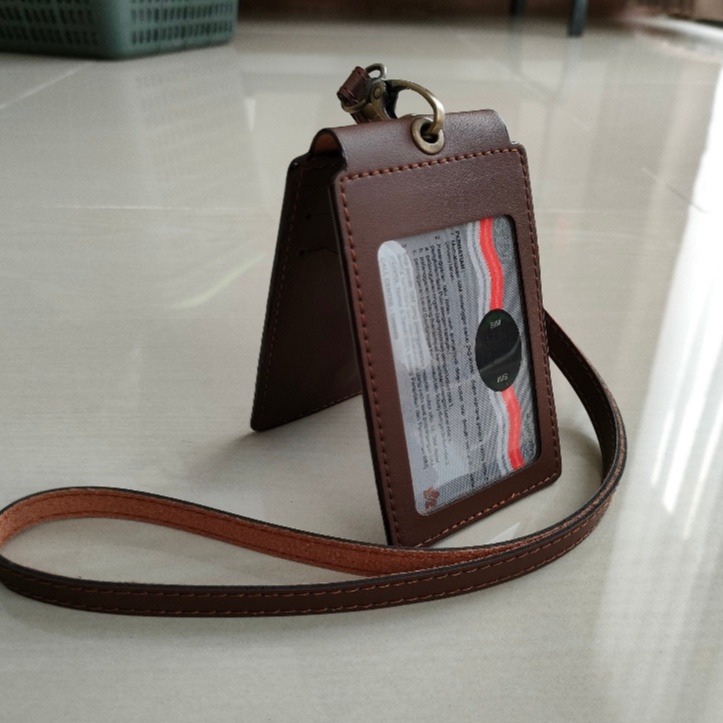 

Gratis Ongkir ID Card Card Holder Front Kalung Holder Name Tag Kulit Souvenir Terbaru