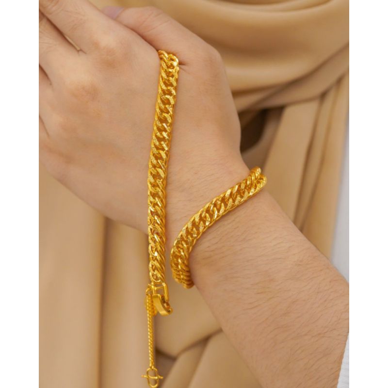 Gelang Lipan Emas Bangkok