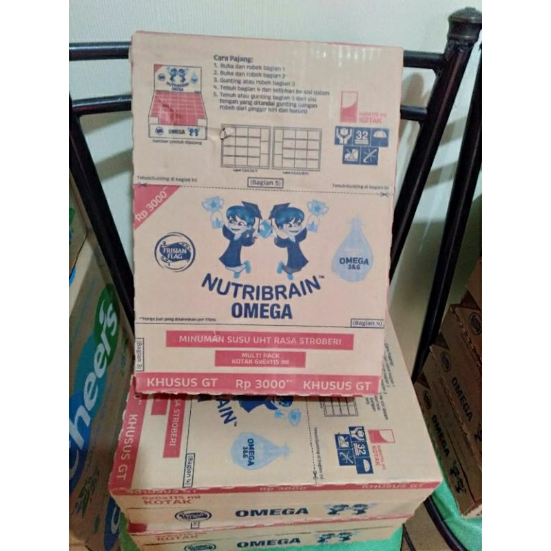 

Frisian Flag susu uht stroberi 115 ml