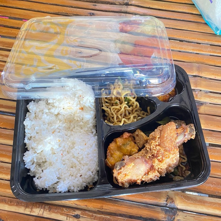 Murah Terbatas Mika Bento Warna Hitam  Tutup Isi 25 pcs Body  Tutup Set  Mika Sekat 4  Sushi  Mika B