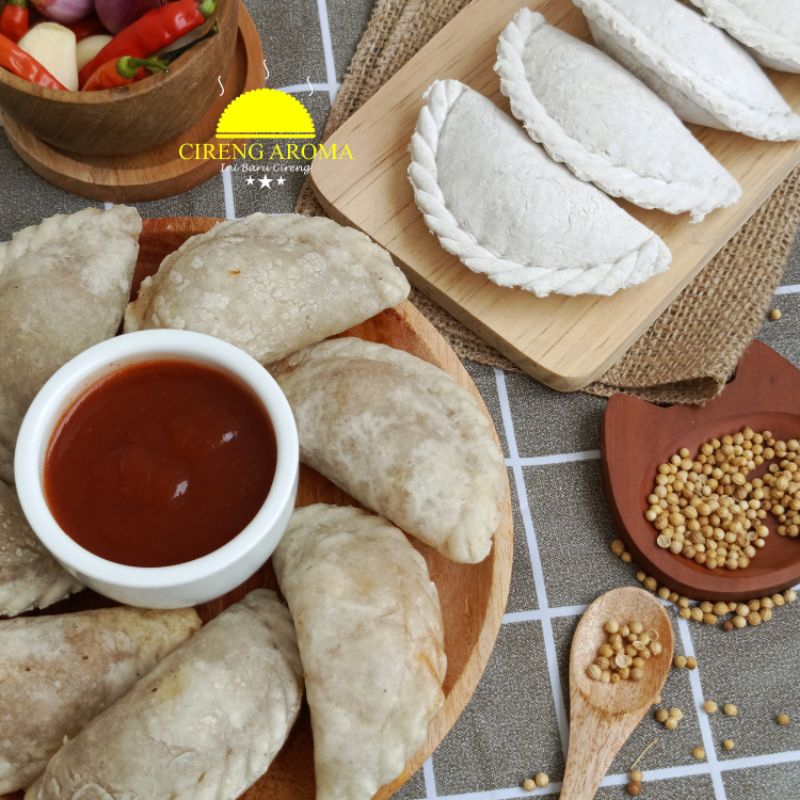 

Cireng Isi Ayam Suwir Pedas/Cireng Besar Diameter 10cm/1 pack isi 5pcs