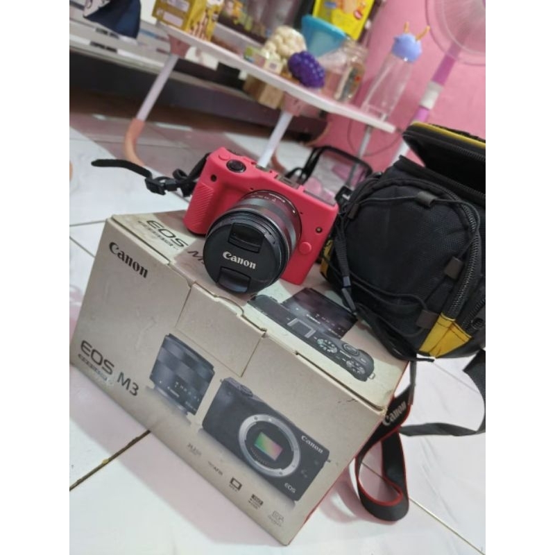 Kamera Mirrorles Canon EOS M3 Fullset Box Seperti Baru