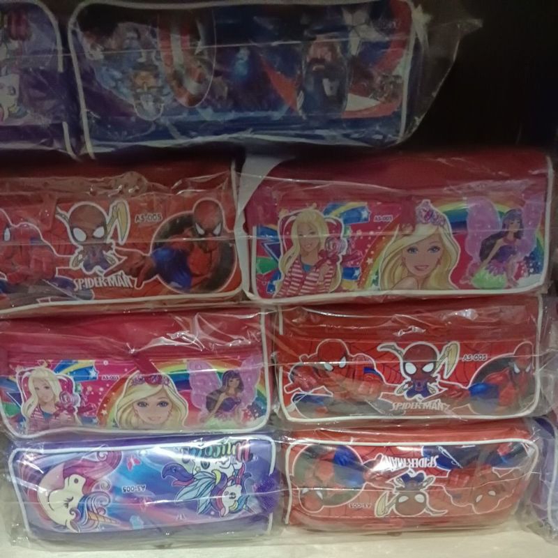 

kotak pensil dua reselting karakter