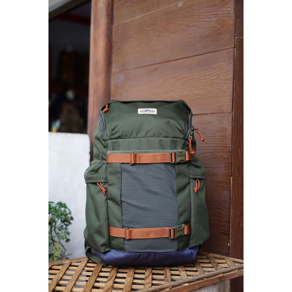 TAS LAPTOP SEKOLAH KERJA SHORESIDE 26L