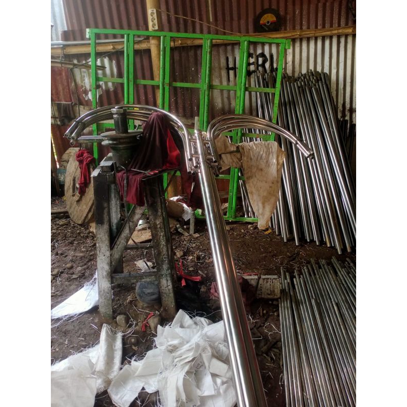 Ciasaatcisarua Tiang Lampu Jalan Stainless Steel / Tiang Lampu Taman Panjang 1M Dan 1,5M