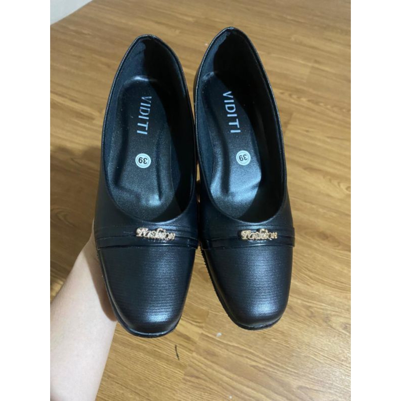 Sepatu hitam kerja , kuliah tumit 3 cm / heels kerja wanita