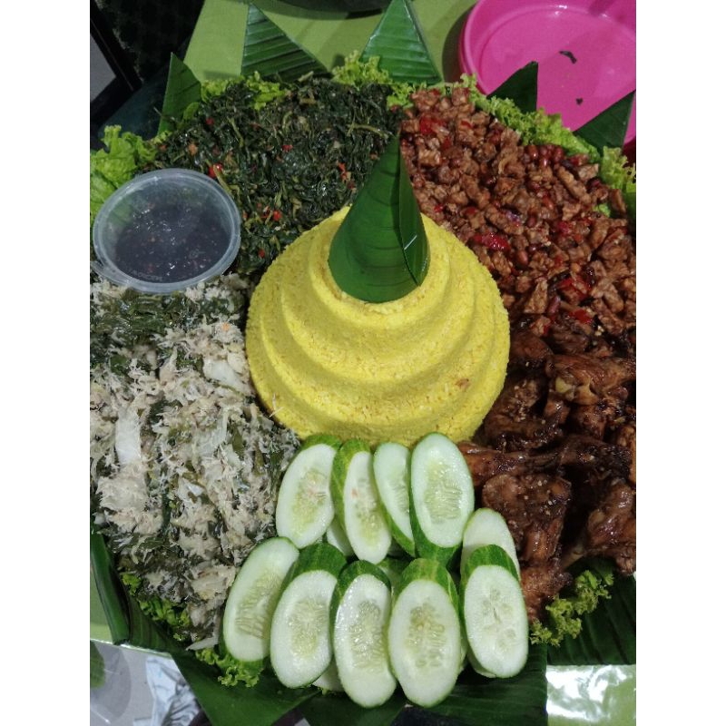 

Tumpeng