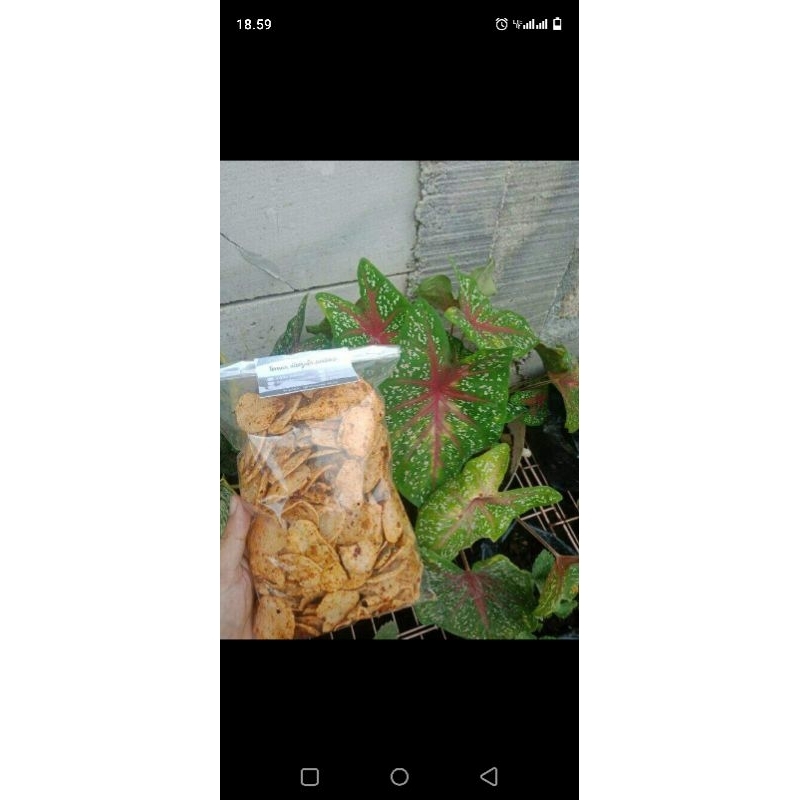 

cemilan pedas||basreng daun jeruk||keripik basreng 1/4kg