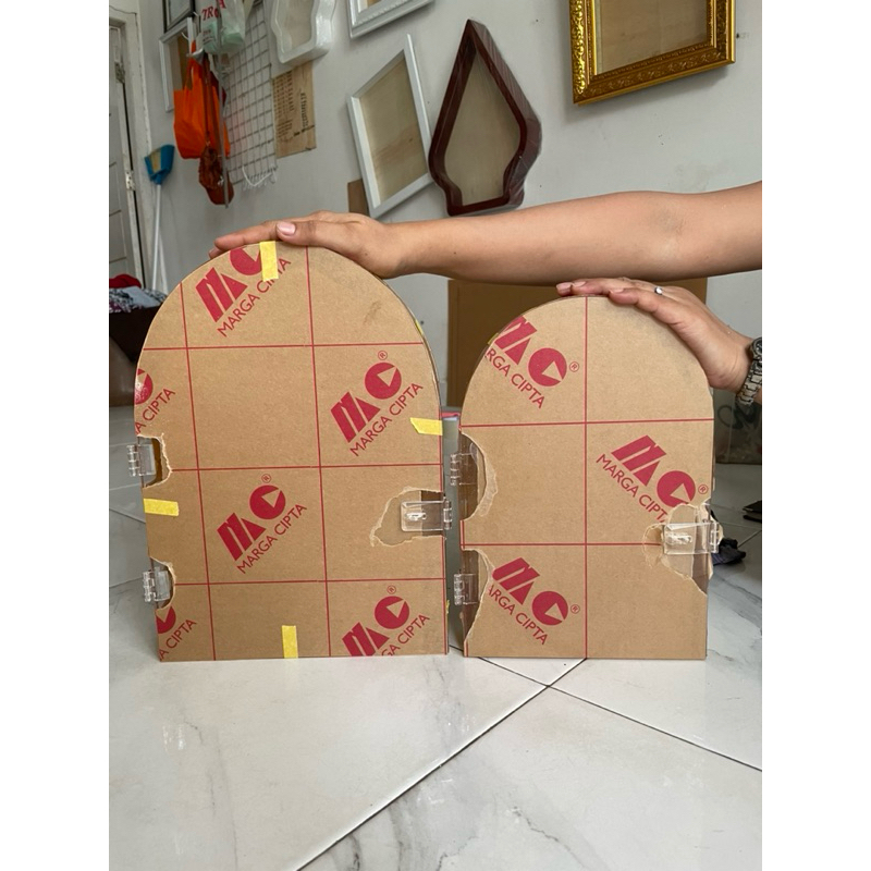 BOX PIGURA MAHAR LENGKUNG FULL AKRILIK BENING UKURAN 25x35cm 30x40cm