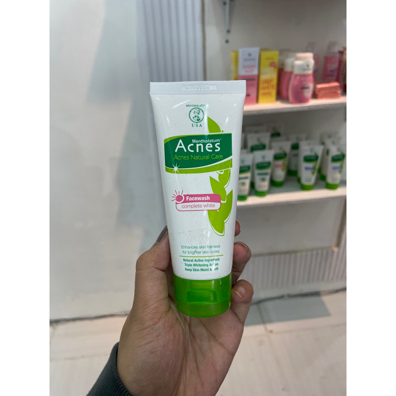 Acnes Facewash Complete White