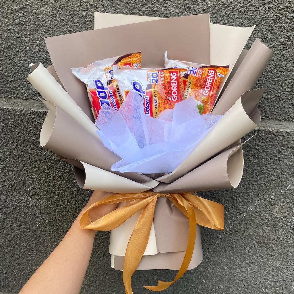 buket ulang tahun / buket wisuda / buket mie / bouquet mie / kado wisuda / kado ulang tahun / bouque