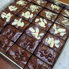 

KIRIM INSTAN Brownies Shinny Fudgy uk.20x20 isi 25 free card