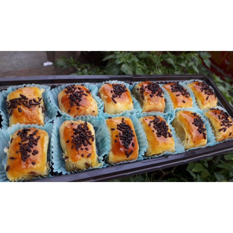 

bolen pisang cokelat & keju
