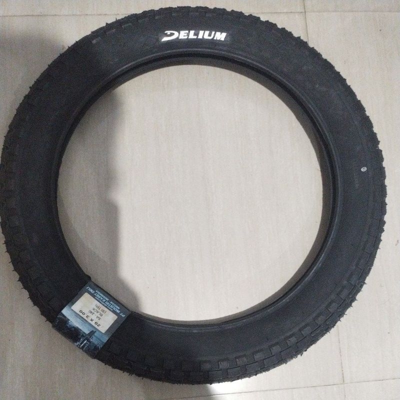BAN LUAR SEPEDA BMX  UKURAN 20 × 3.00