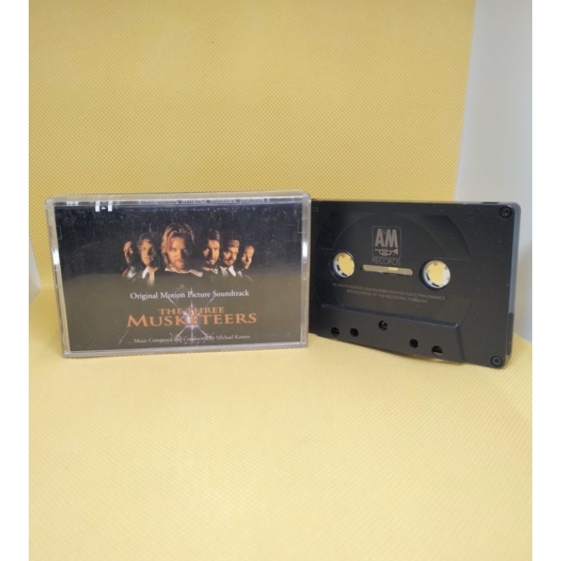 KASET PITA KASET RADIO KASET TAPE THREE MUSKETEER BAND LUAR LAGU BARAT
