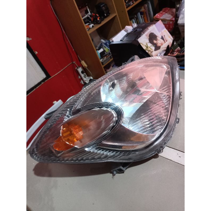 headlamp avanza xenia Kanan 2004-2005