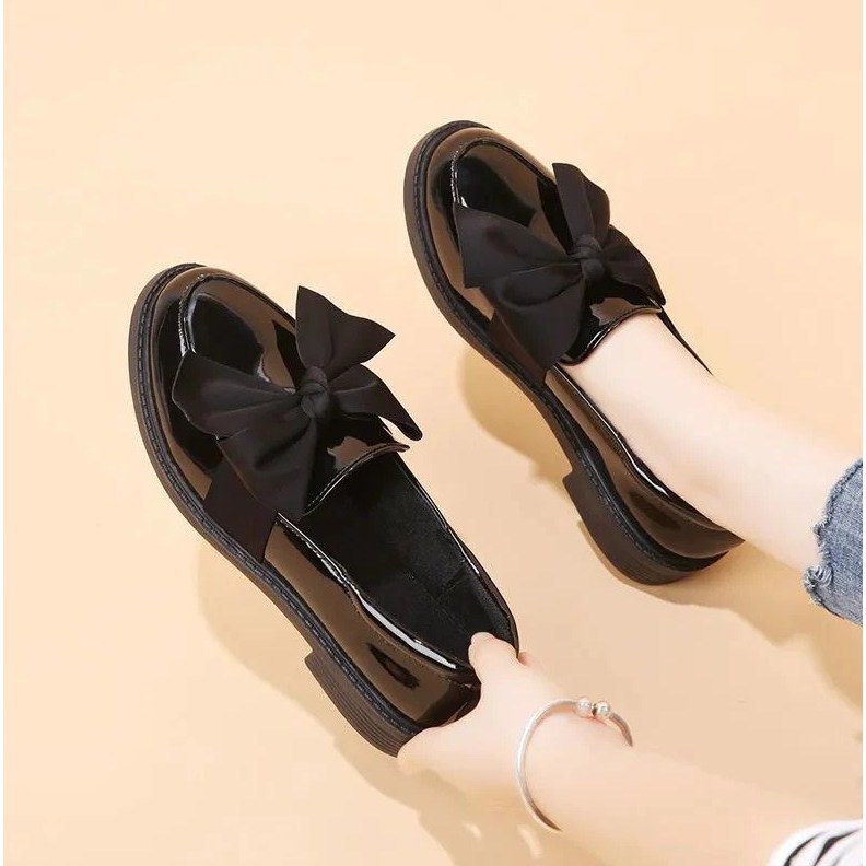 SEPATU HITAM GLOSY DOCKMART OXFORD PITA BESAR FASHION KOREA STYLE WANITA CEWEK SEPATU PANTOFEL PESTA