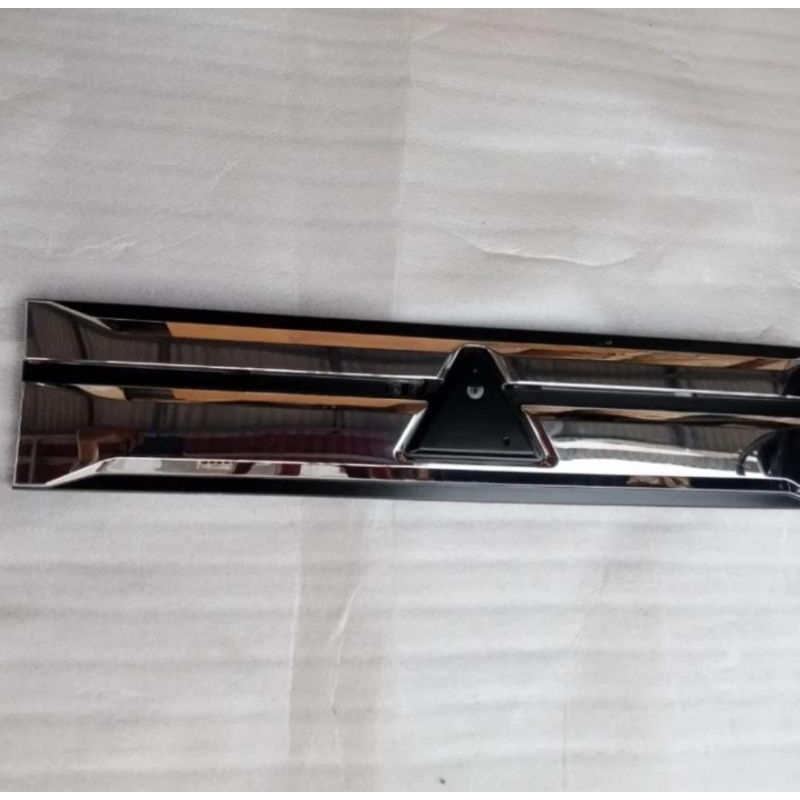 Grille Bemper Depan Mitsubishi L300 2021 Original asli