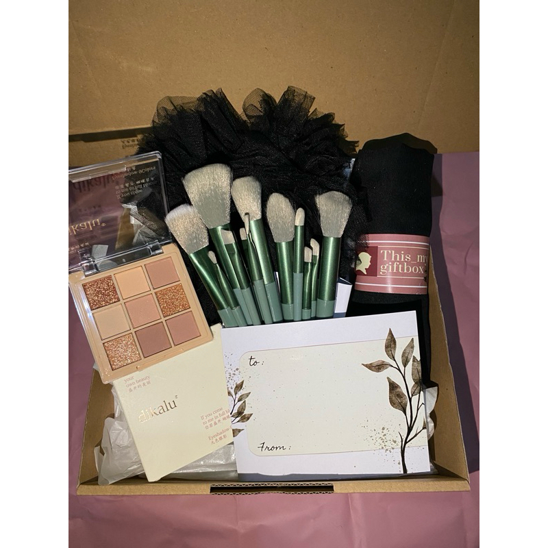 

HEMAT Kado Pacar 1 Paket Hijab Lengkap