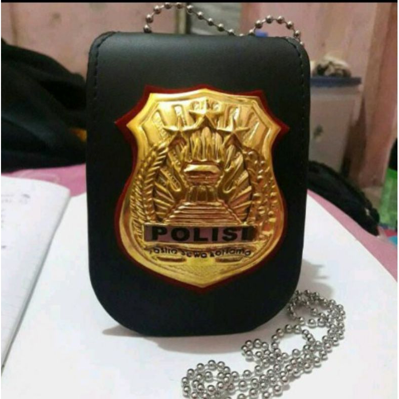 kalung lencana polisi tri brata