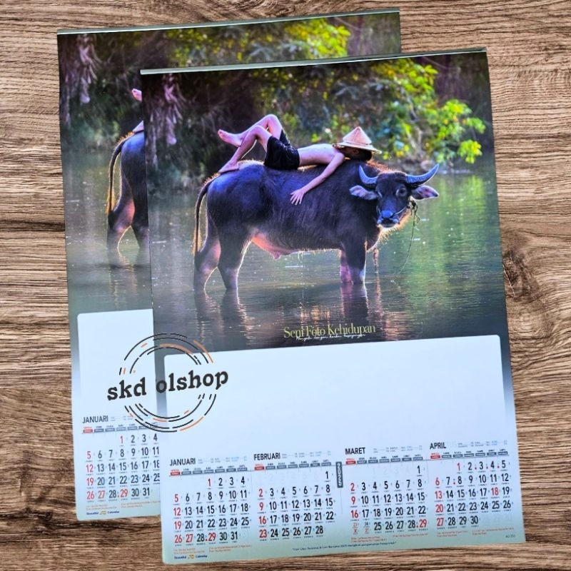 

kalender tahun 2025 3 lembar x 4 bulan seni foto kehidupan Ao 203 ukuran 38 x 54 cm ( terima castume cetak merek)
