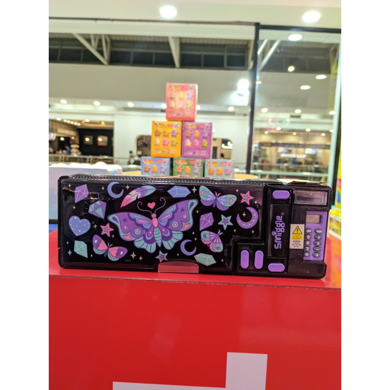 

smiggle case